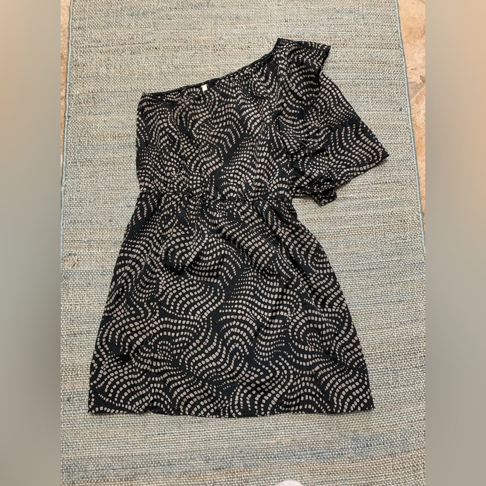 Ladies Sz med one shoulder dress